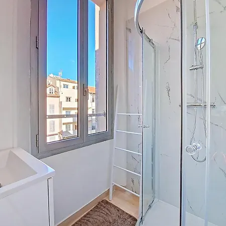 아파트 2 Bedrooms & 2 Bathrooms - 43a